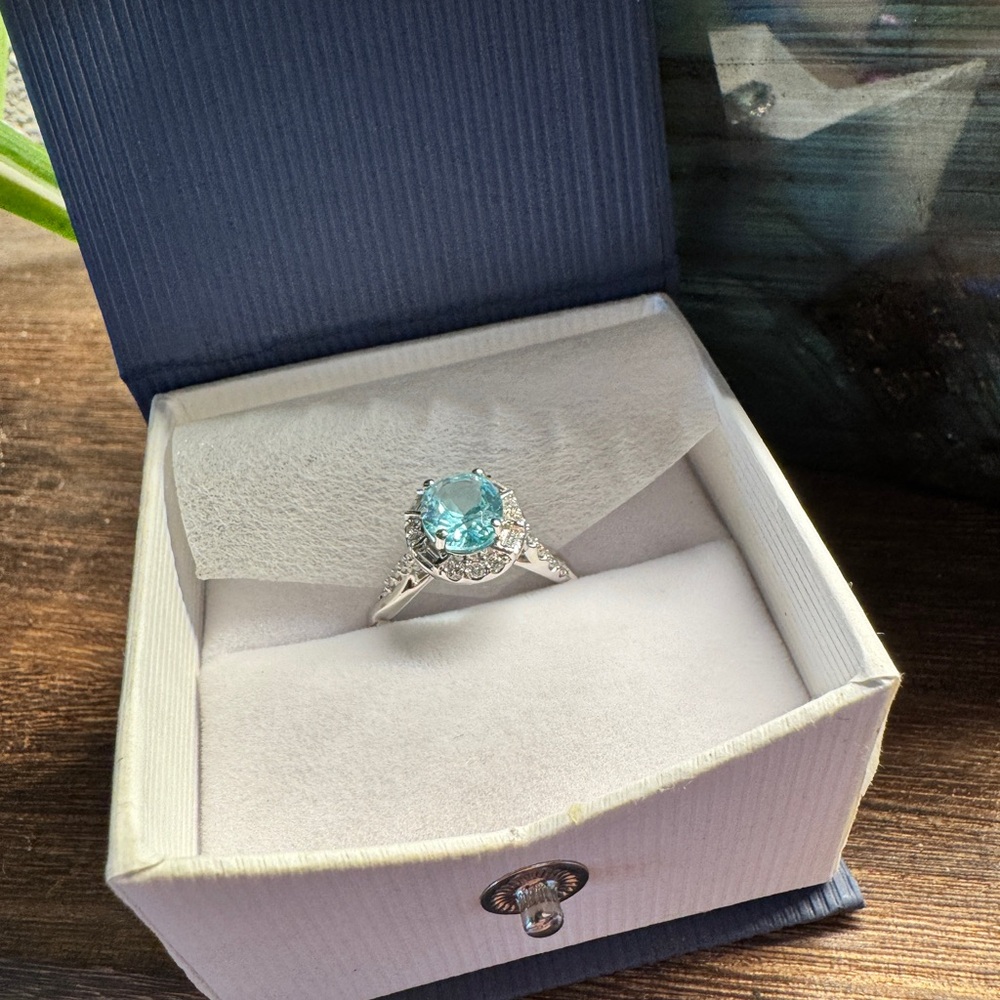 Sterling silver 2.06 ct aquamarine and diamond ring